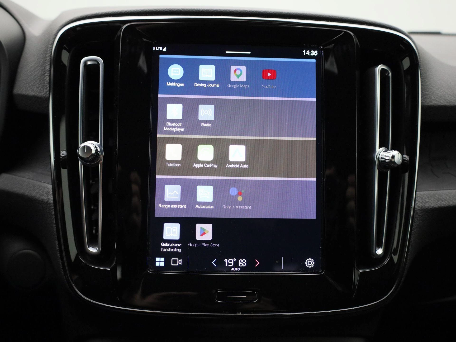 Volvo-XC40-image-15