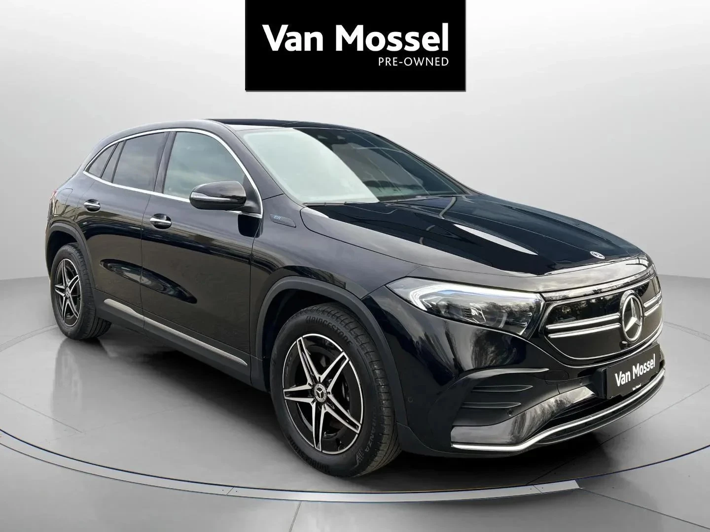 Mercedes-Benz-EQA-image-2