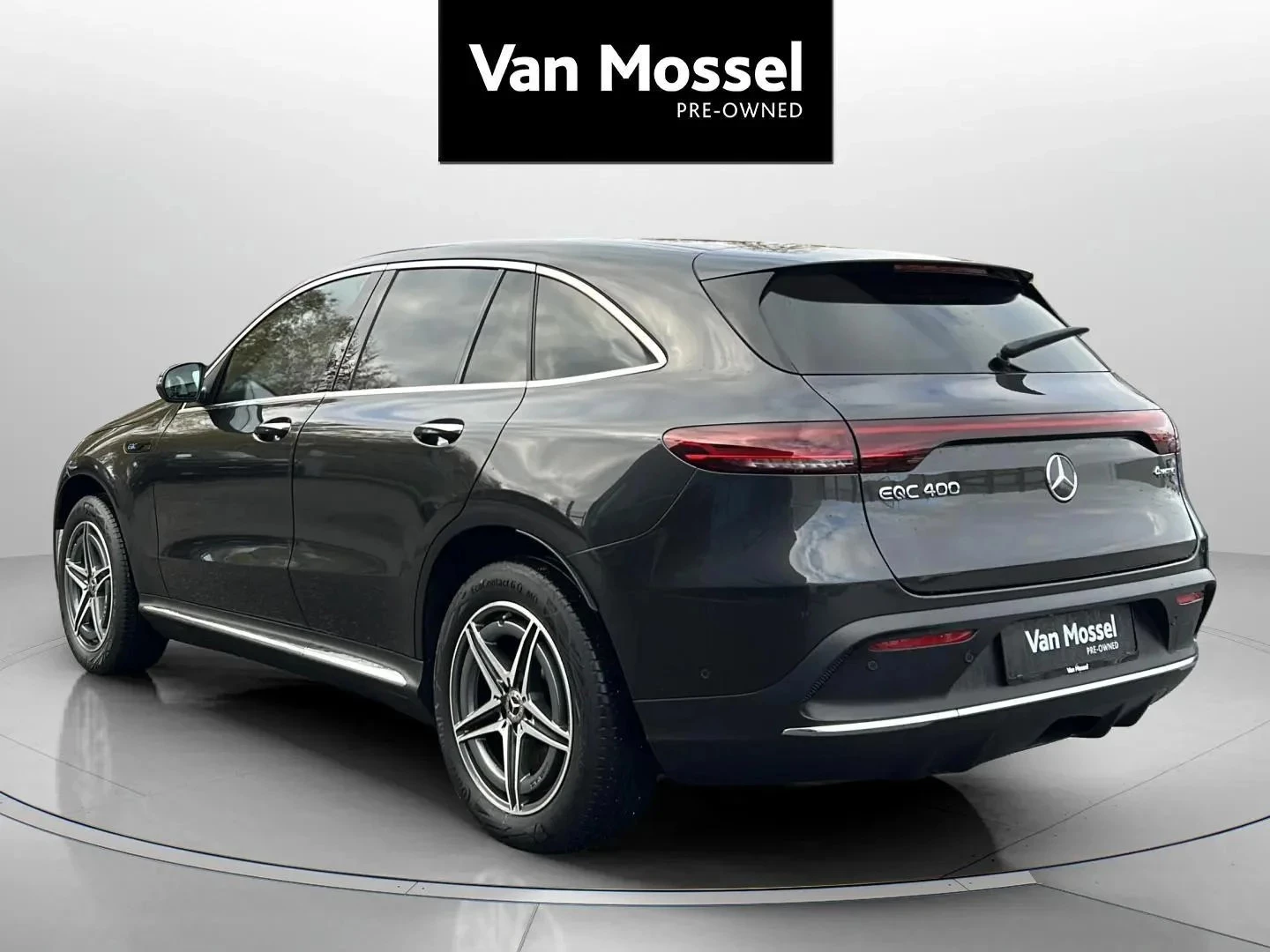 Mercedes-Benz-EQC-image-6