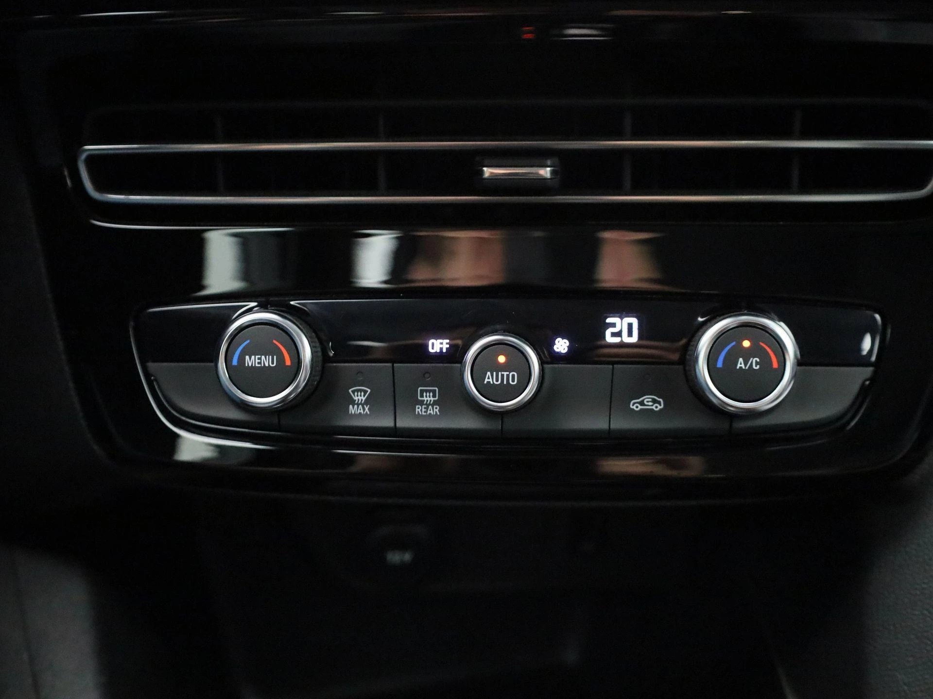 Opel-Mokka-e-image-20