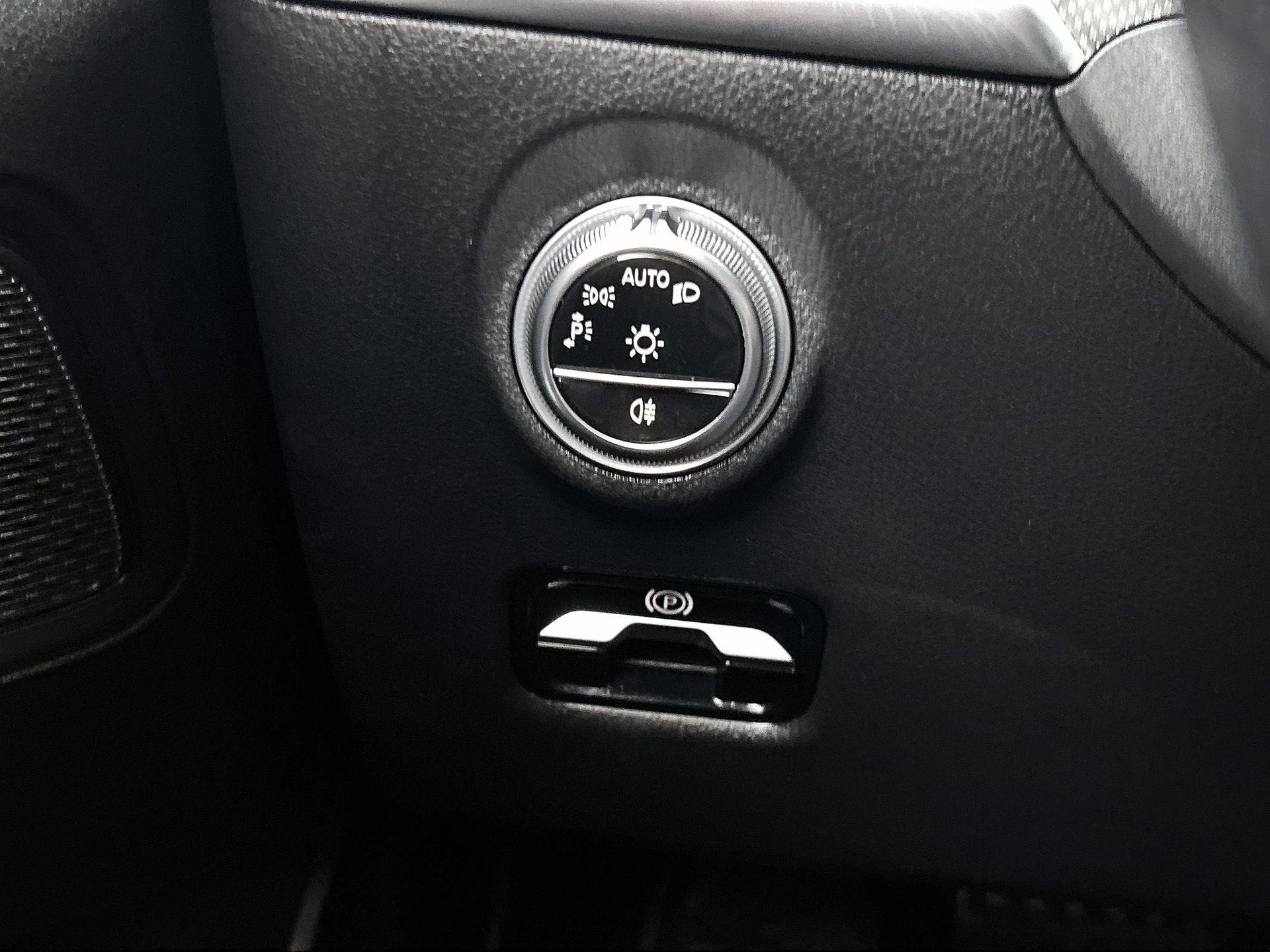 Mercedes-Benz-C-Klasse-image-54