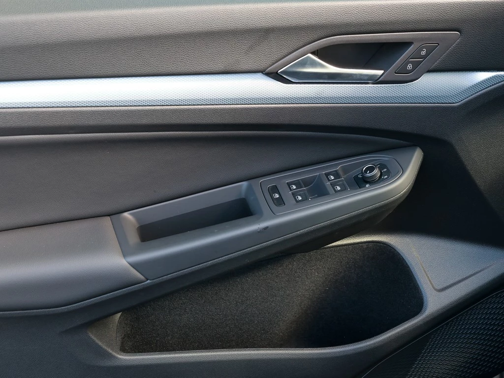 Volkswagen Golf VIII 1.5 eTSI DSG Goal AHK/Navi/RFK