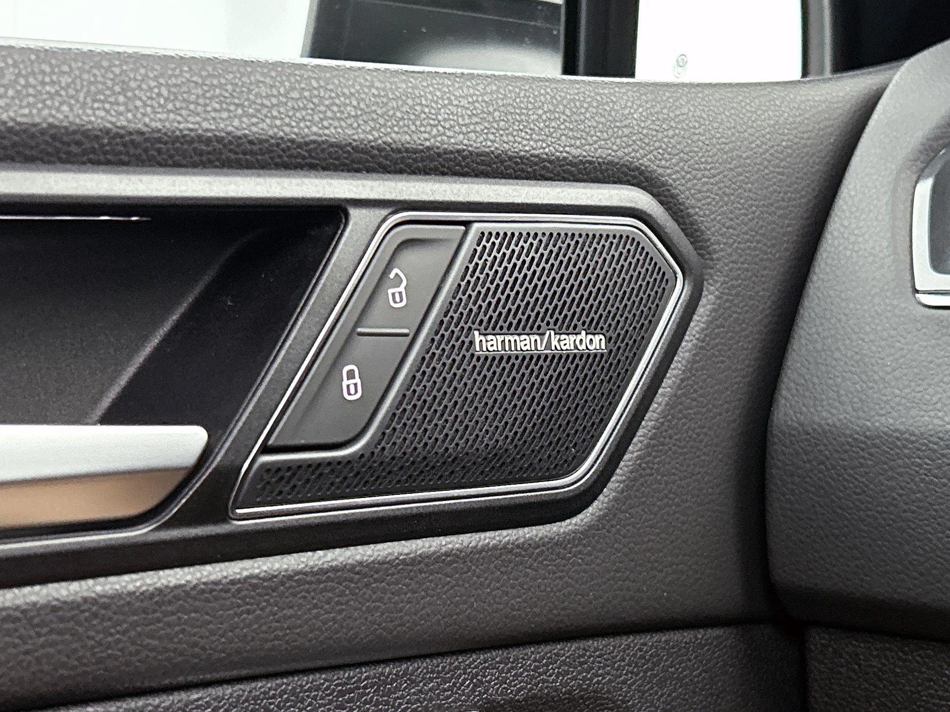 Volkswagen Tiguan 1.5 TSI R-Line Business+