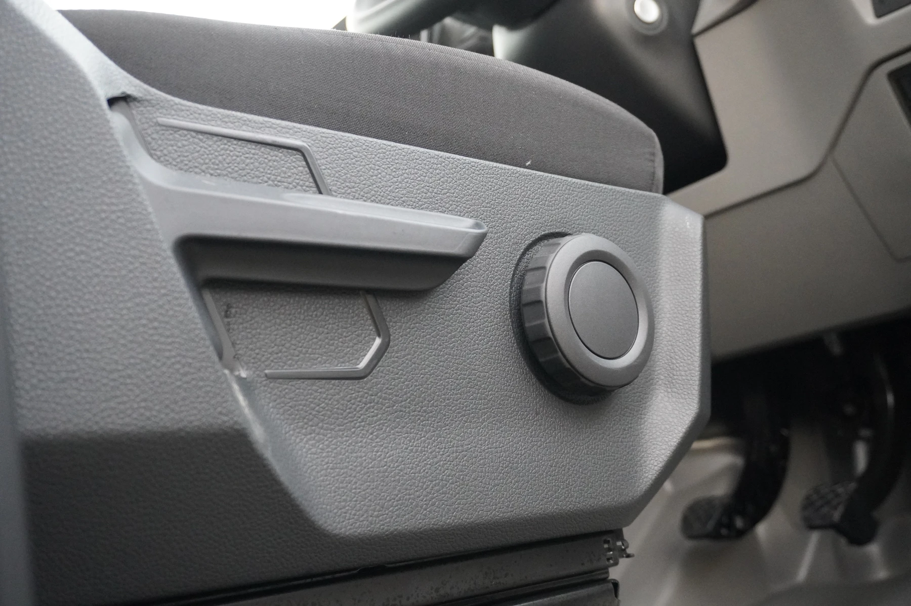 Volkswagen-Crafter-image-25