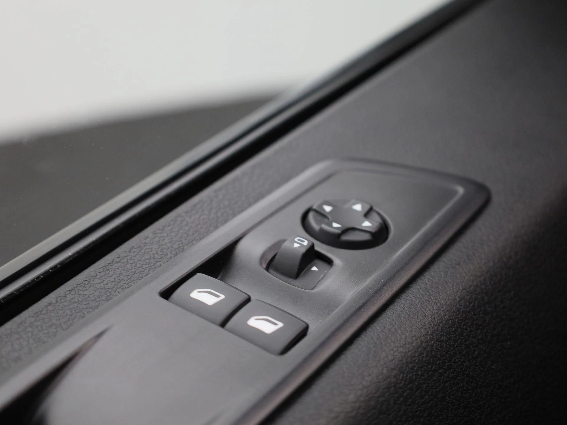 Opel-Zafira e-Life-image-27