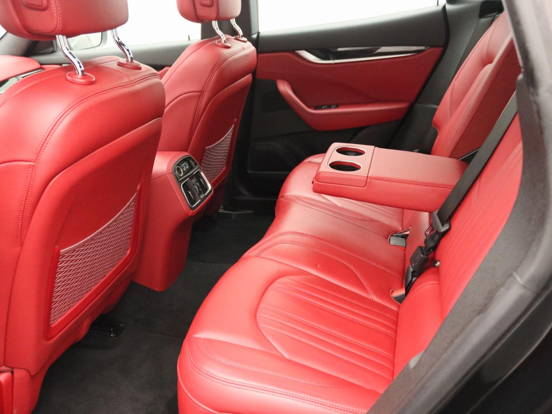 Maserati-Levante-image-11