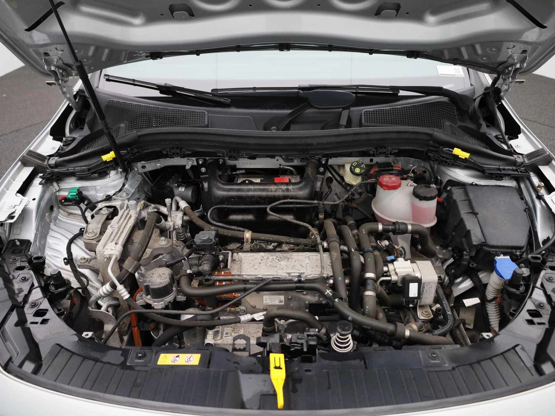 Mercedes-Benz-EQA-image-37