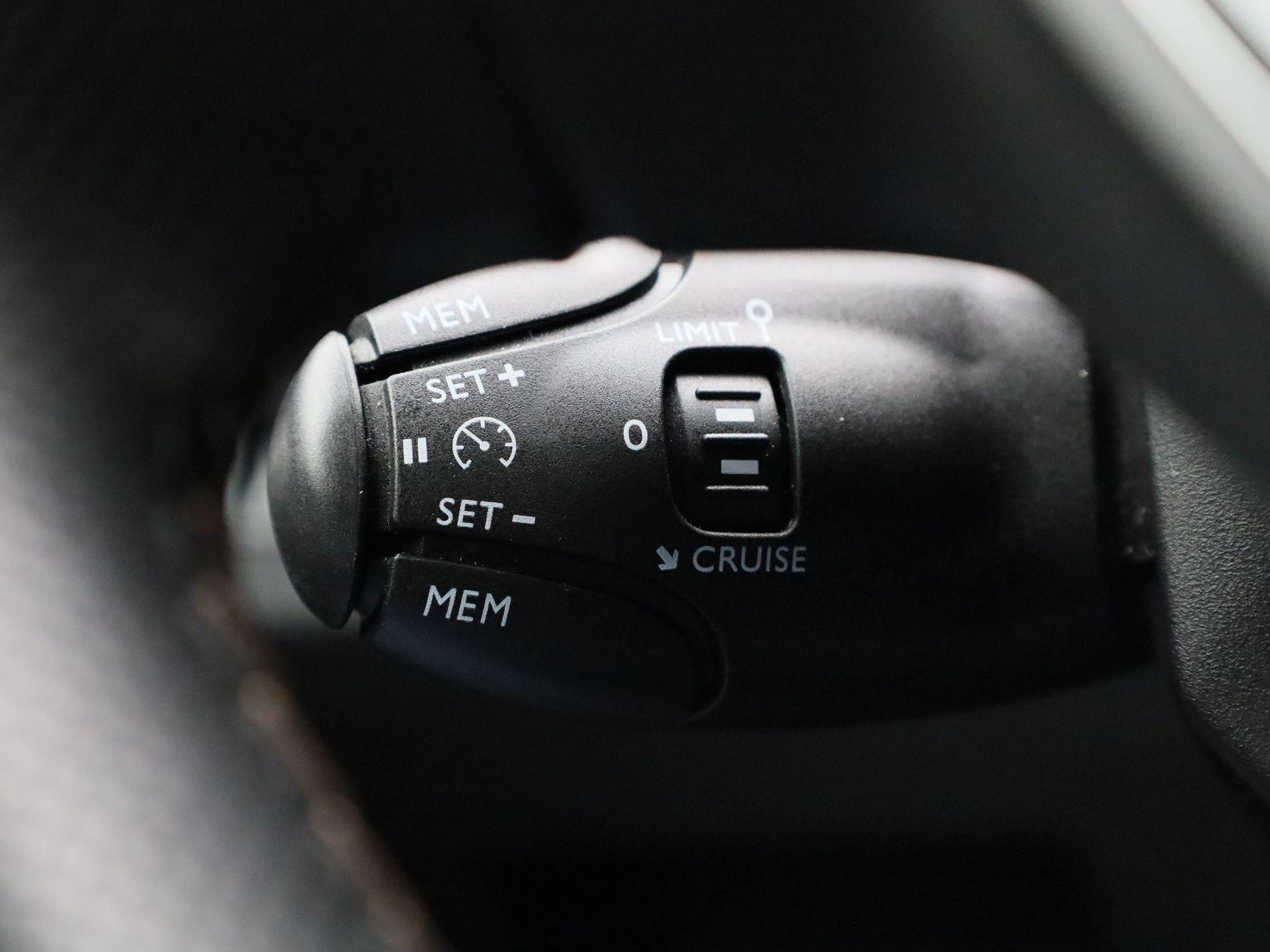 Peugeot-5008-image-21