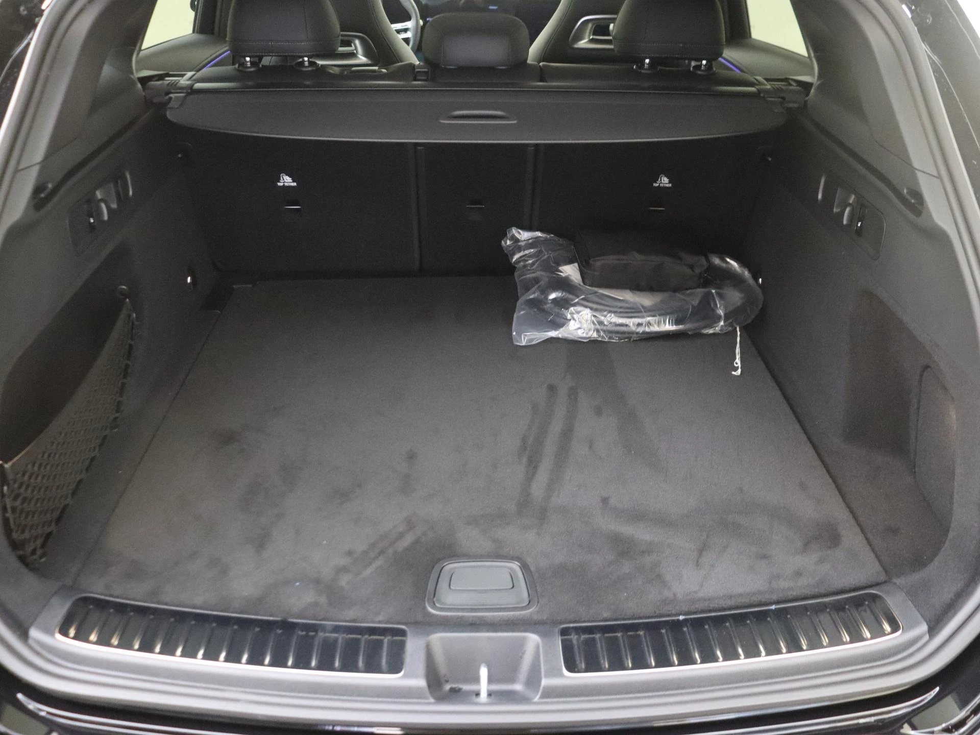 Mercedes-Benz-GLC-image-25