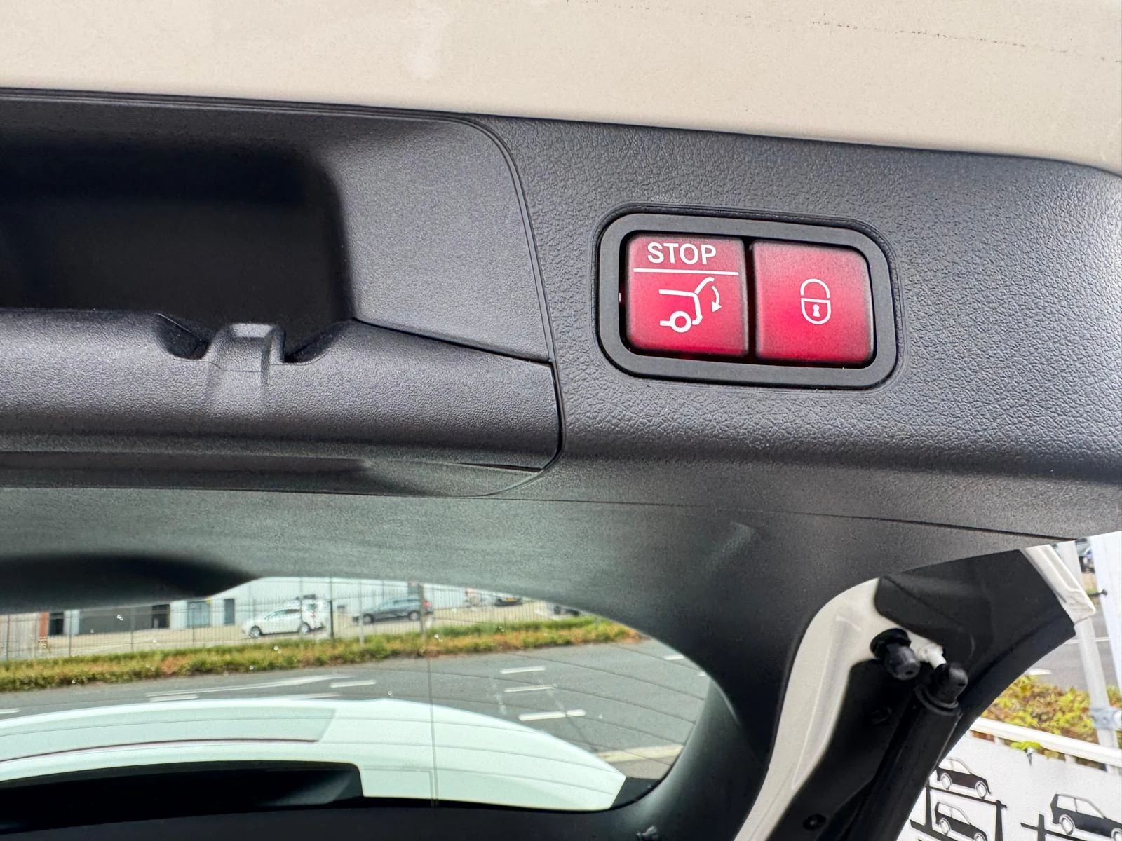 Mercedes-Benz-B-Klasse-image-28