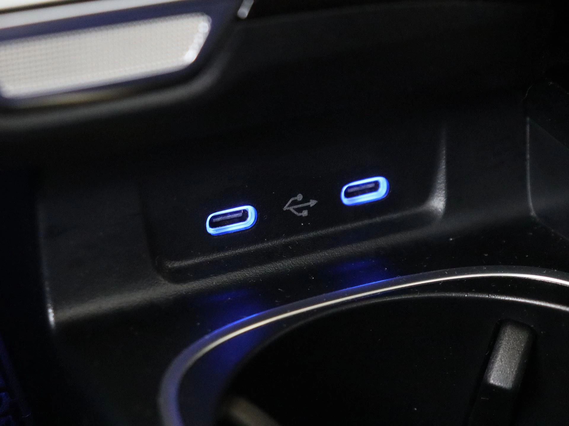 Mercedes-Benz-S-Klasse-image-25