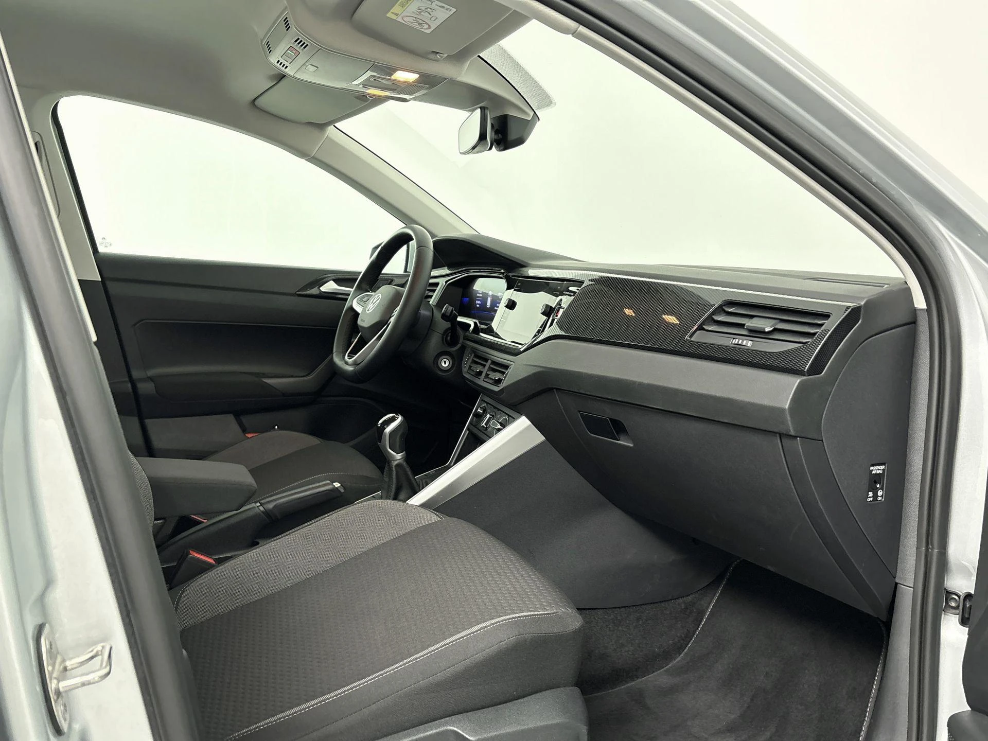 Volkswagen-Polo-image-13