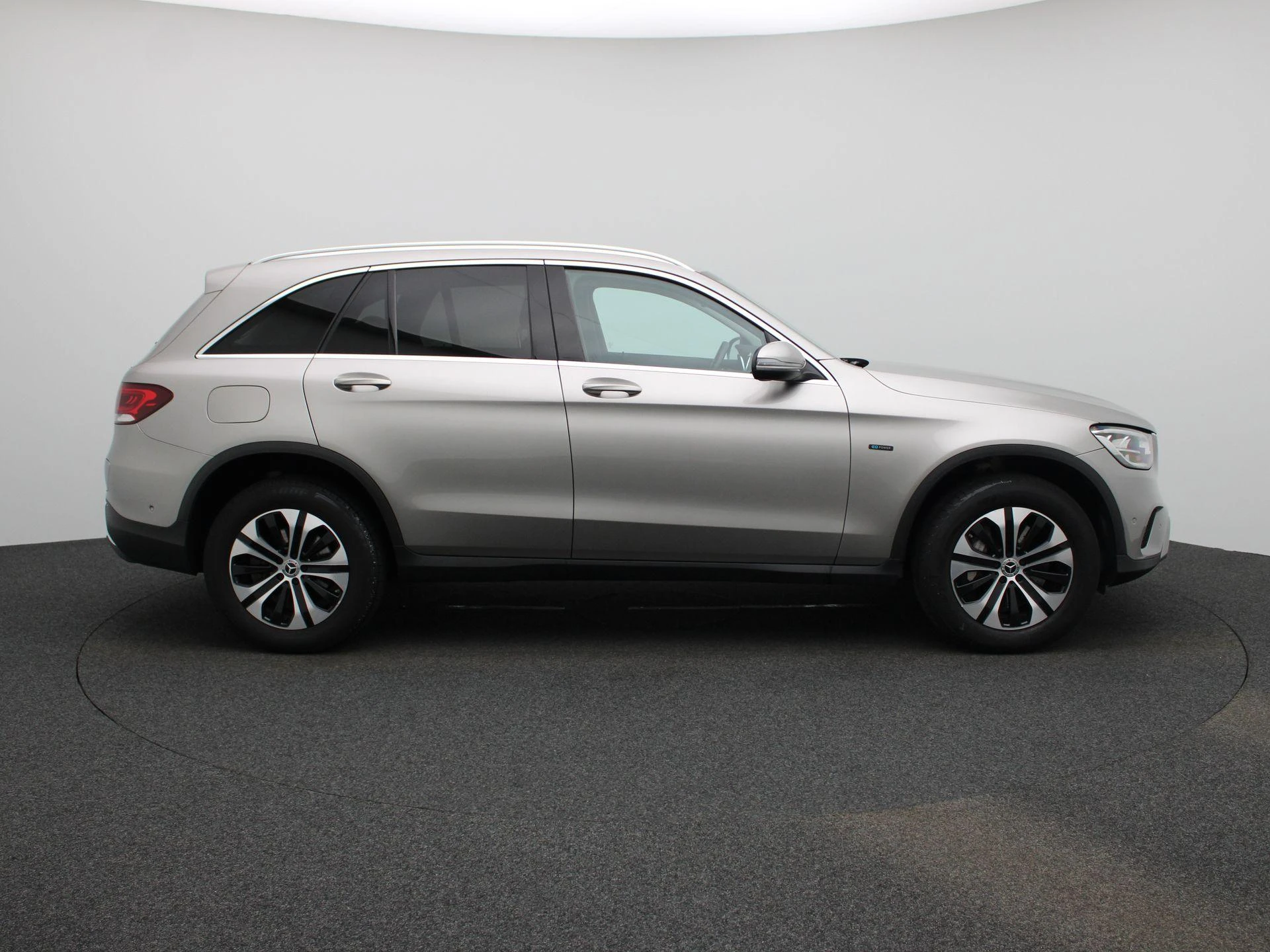 Mercedes-Benz-GLC-image-5
