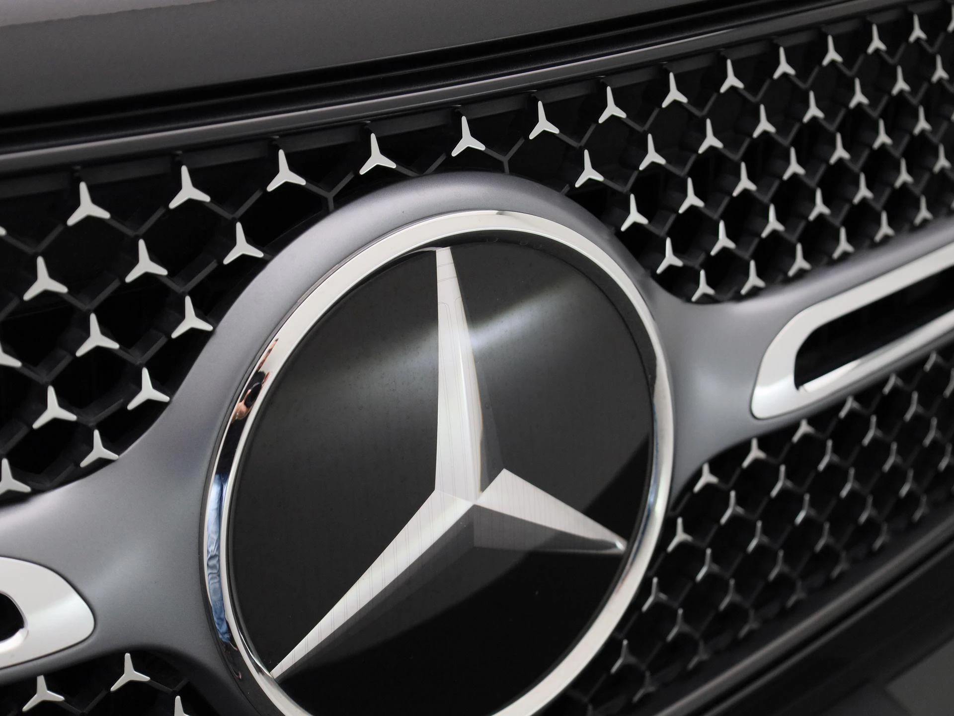 Mercedes-Benz-GLC-image-37