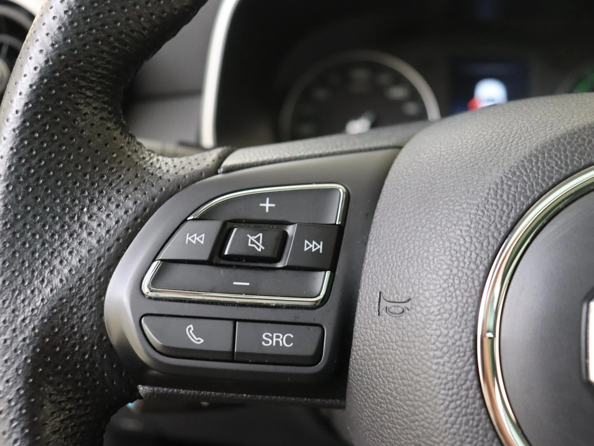 MG-ZS EV-image-13