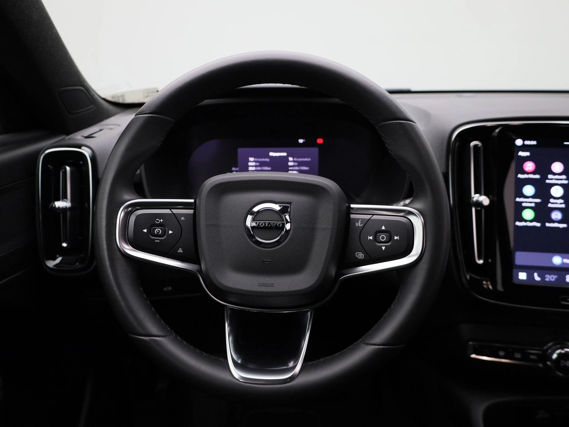 Volvo-XC40-image-6