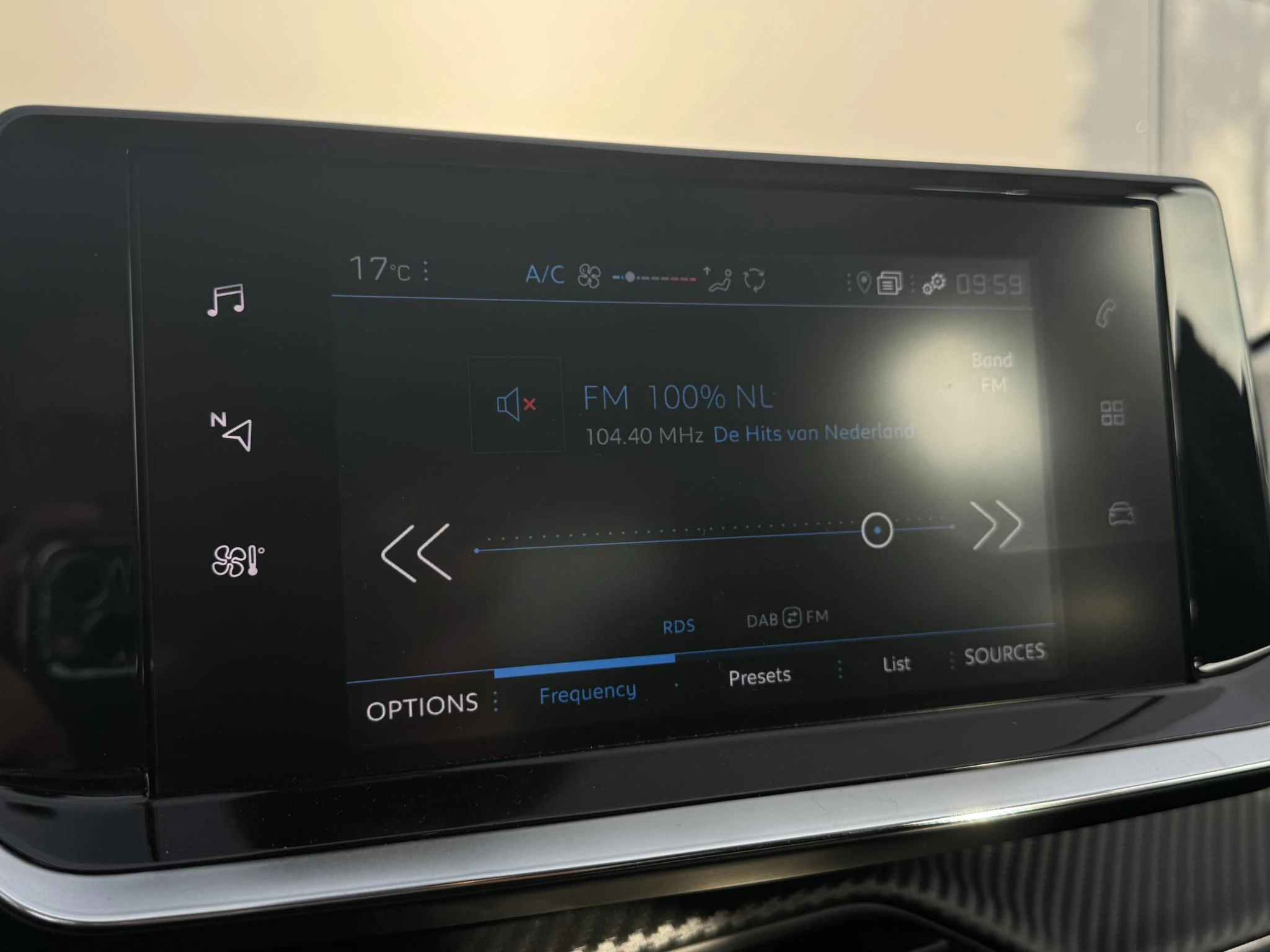 Peugeot-208-image-17