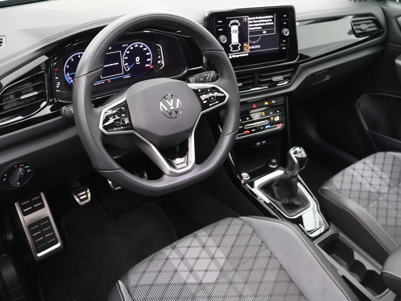 Volkswagen-T-Roc-image-2