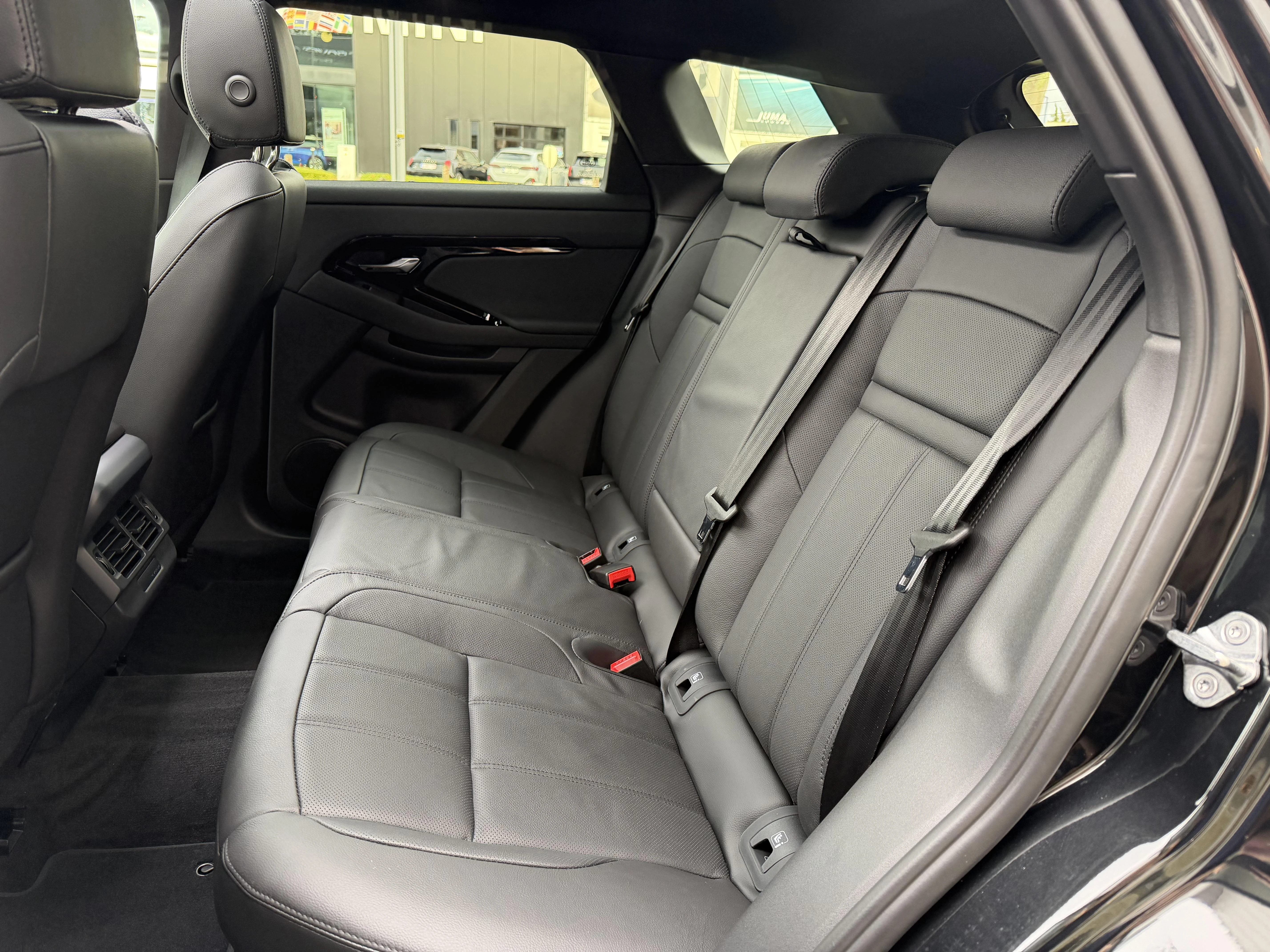 Land Rover-Range Rover Evoque-image-8