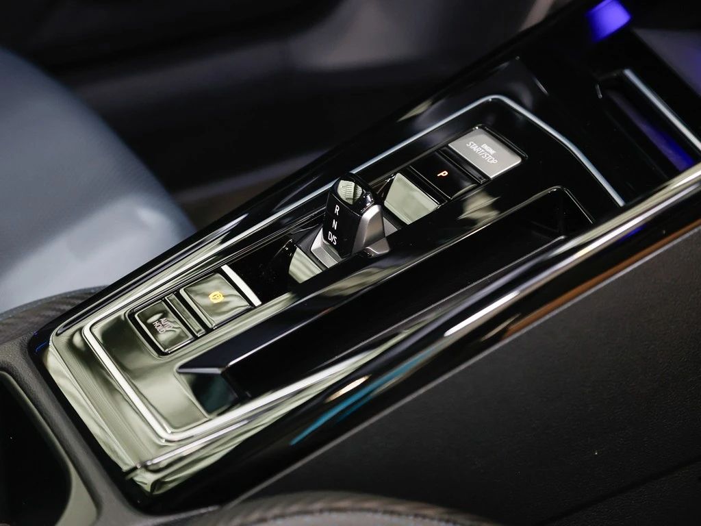 Volkswagen-Golf-image-8