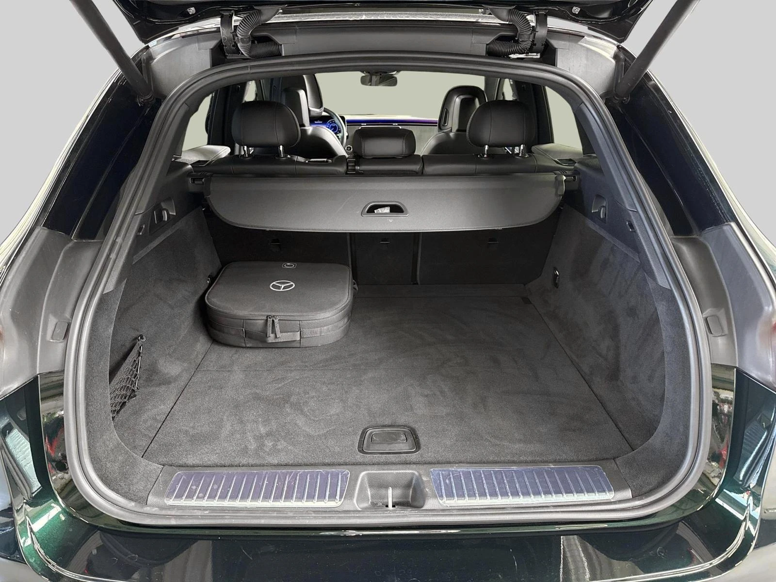 Mercedes-Benz-EQE-image-13