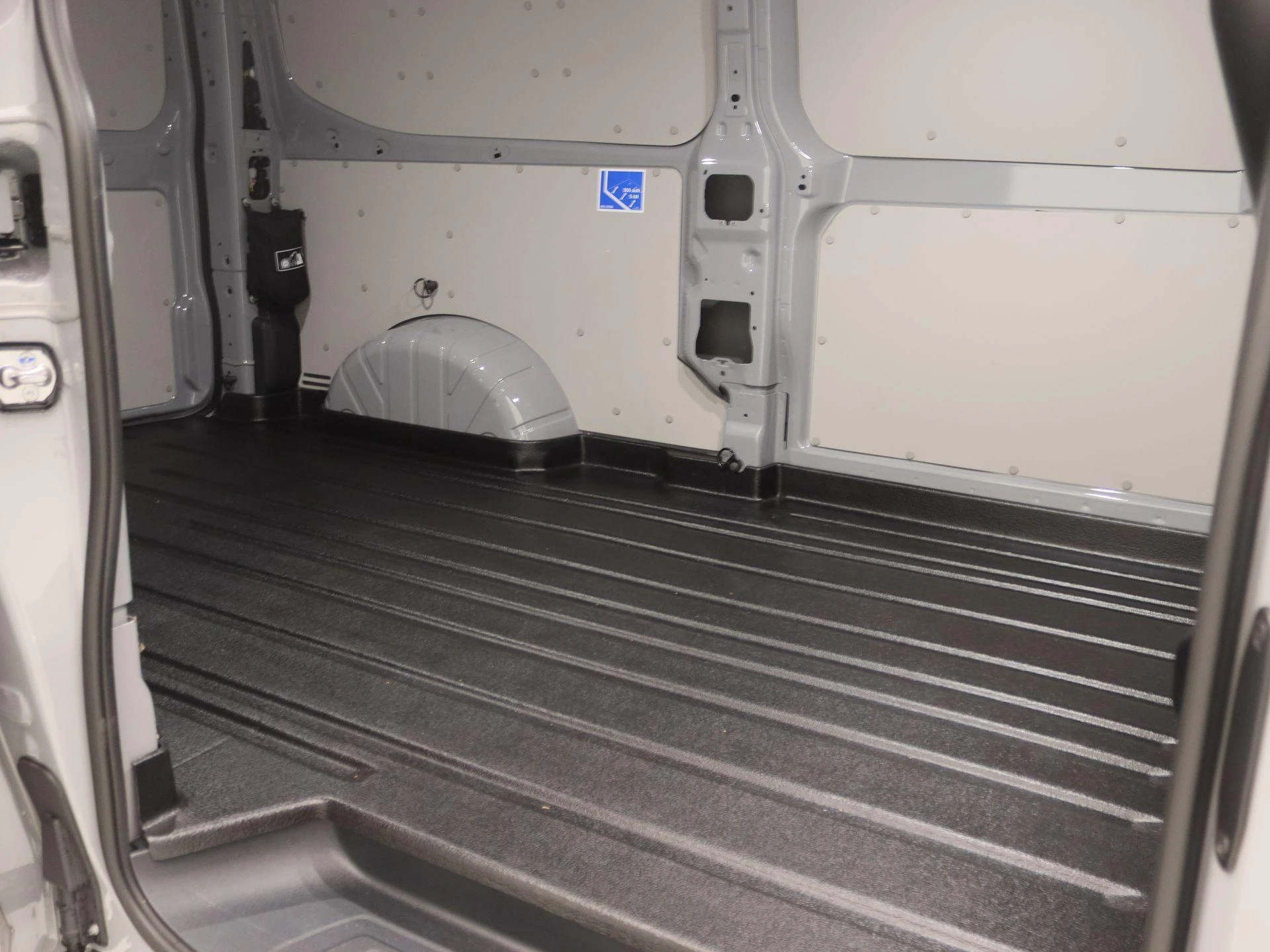 Ford-E-Transit-image-22