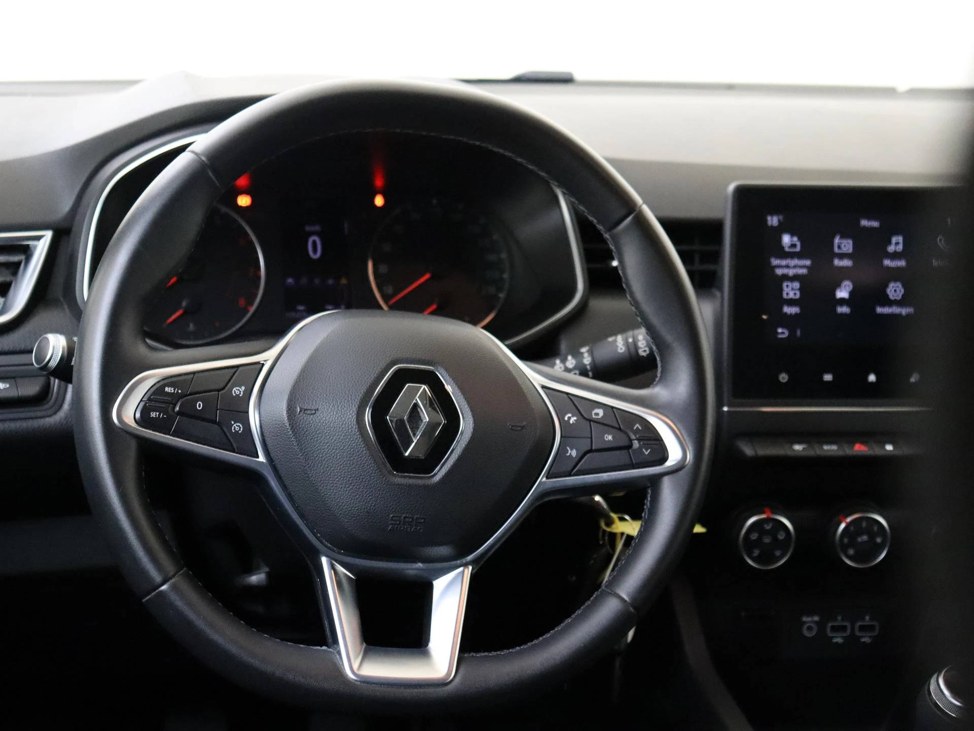 Renault-Clio-image-9