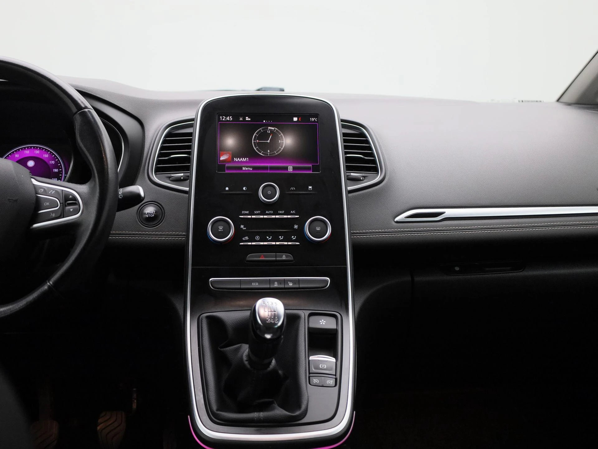 Renault-Scénic-image-8