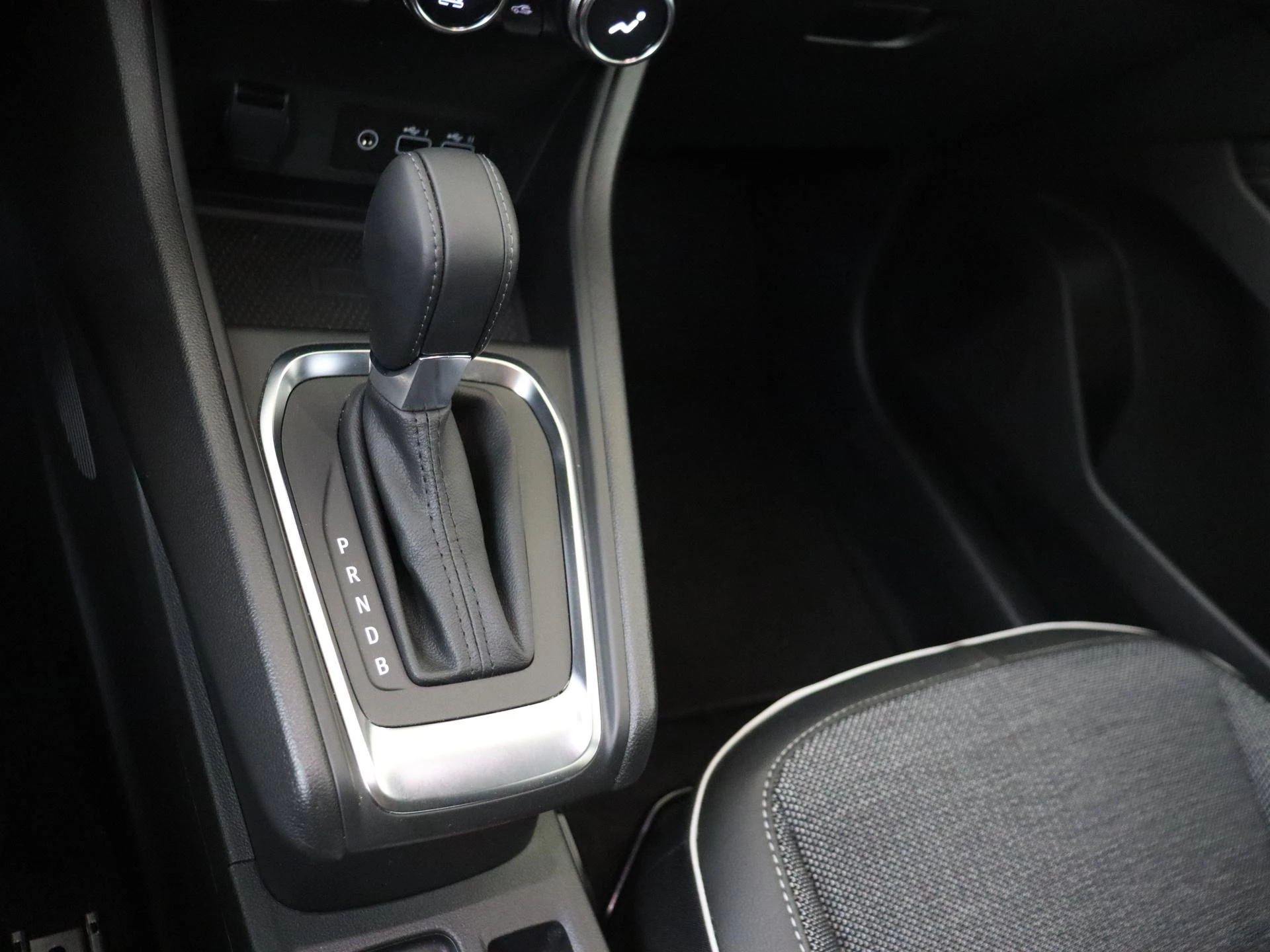 Renault-Captur-image-16