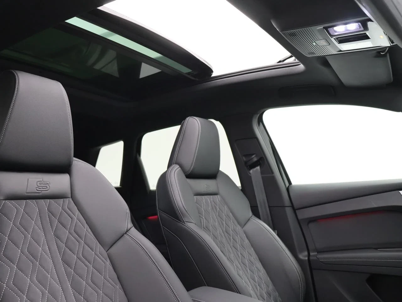 Audi Q4 e-tron Audi Q4 3X-S line 45e-tron QUATTRO 265PK *AUTOMAAT*PANODAK*LEDER*ALCANTARA*CAMERA*ACC*PDC*NAVI*APP-CONNECT*...*