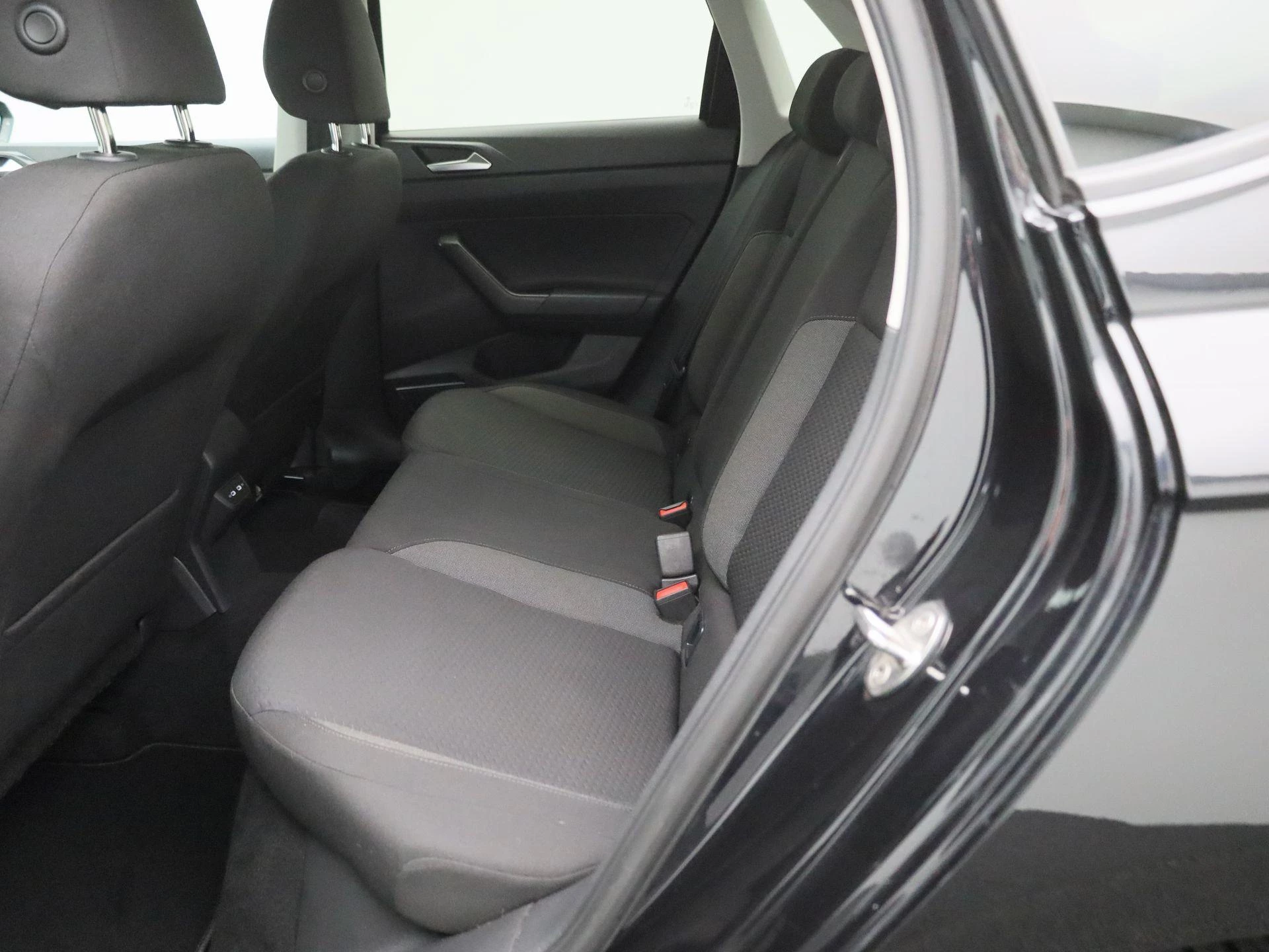 Volkswagen-Polo-image-8