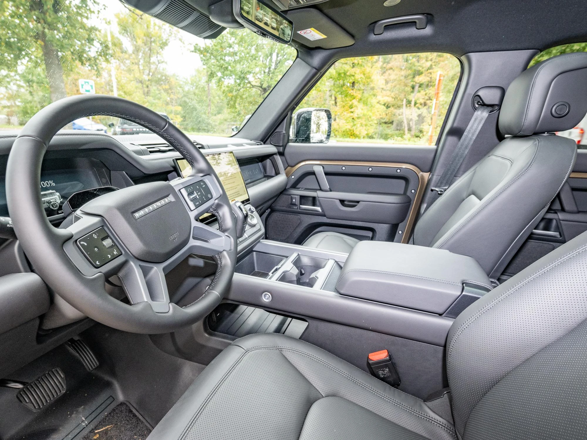 Land Rover-Defender-image-7