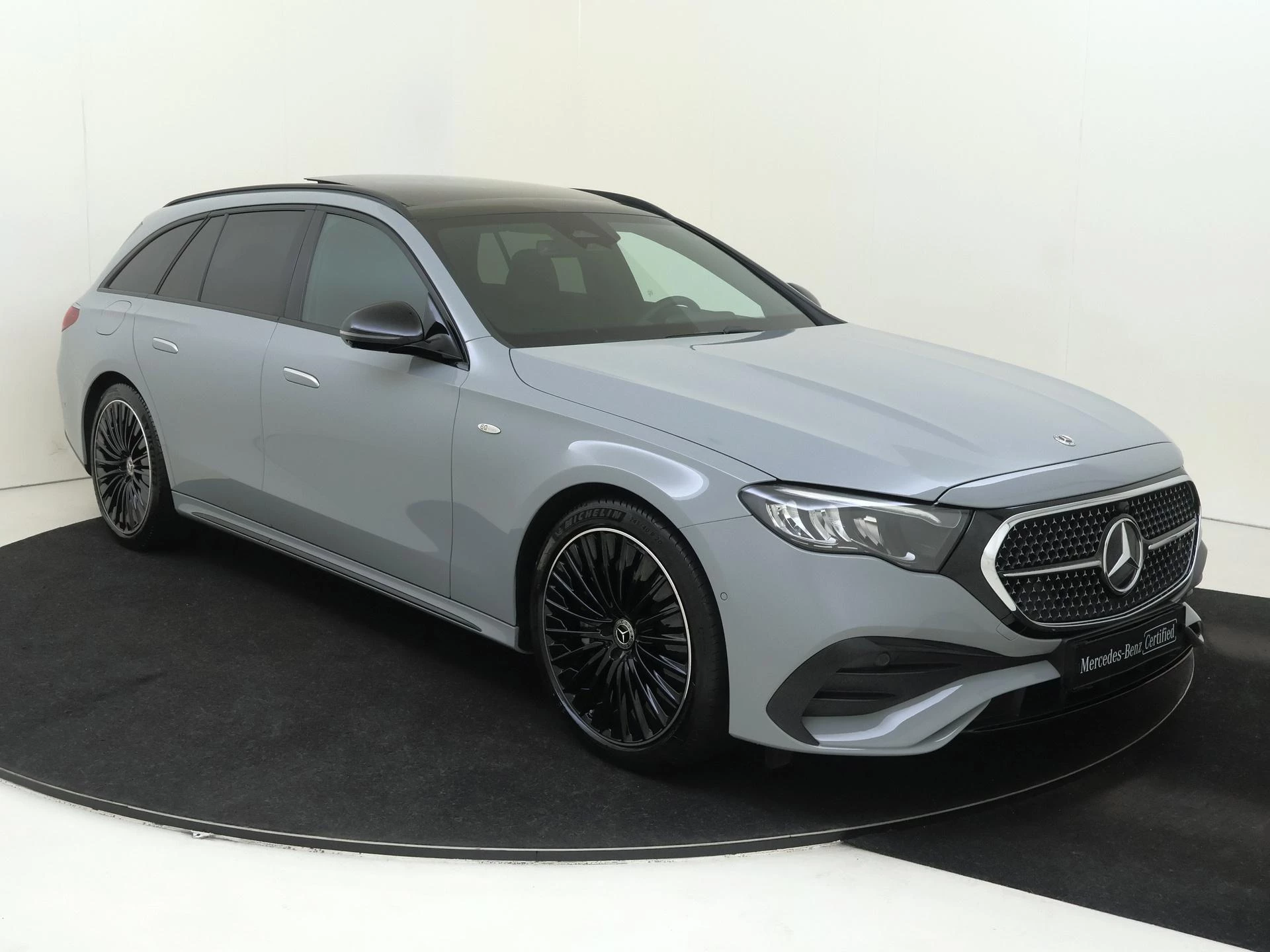 Mercedes-Benz-E-Klasse-image-1