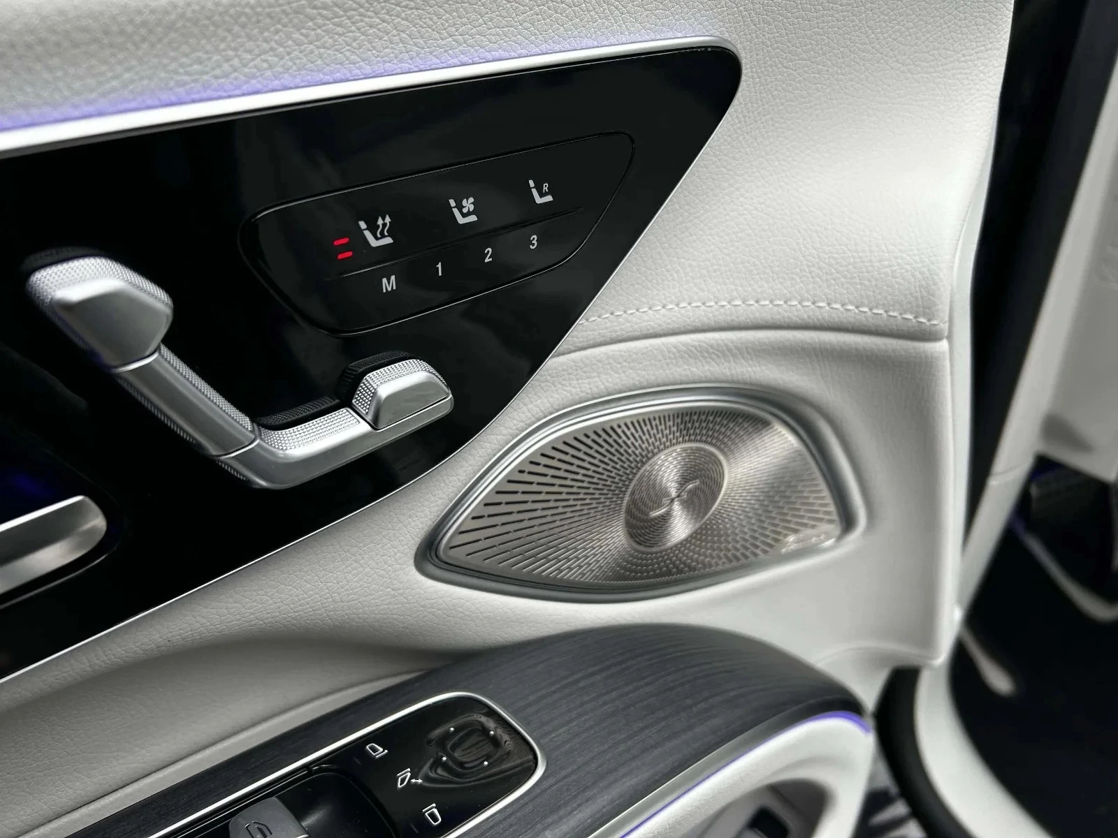 Mercedes-Benz-EQS-image-10