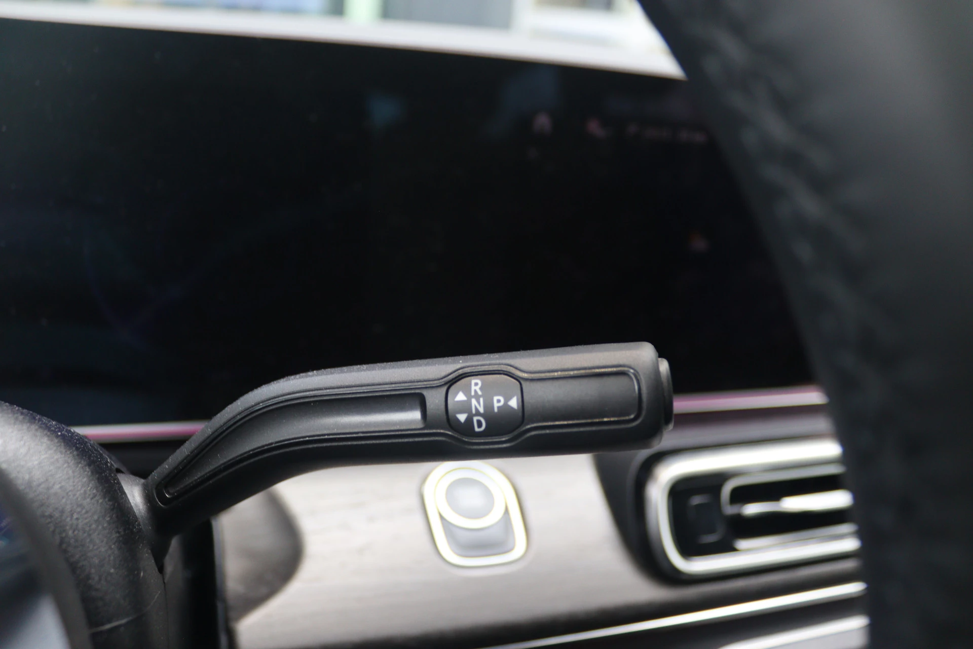 Mercedes-Benz-EQV-image-13