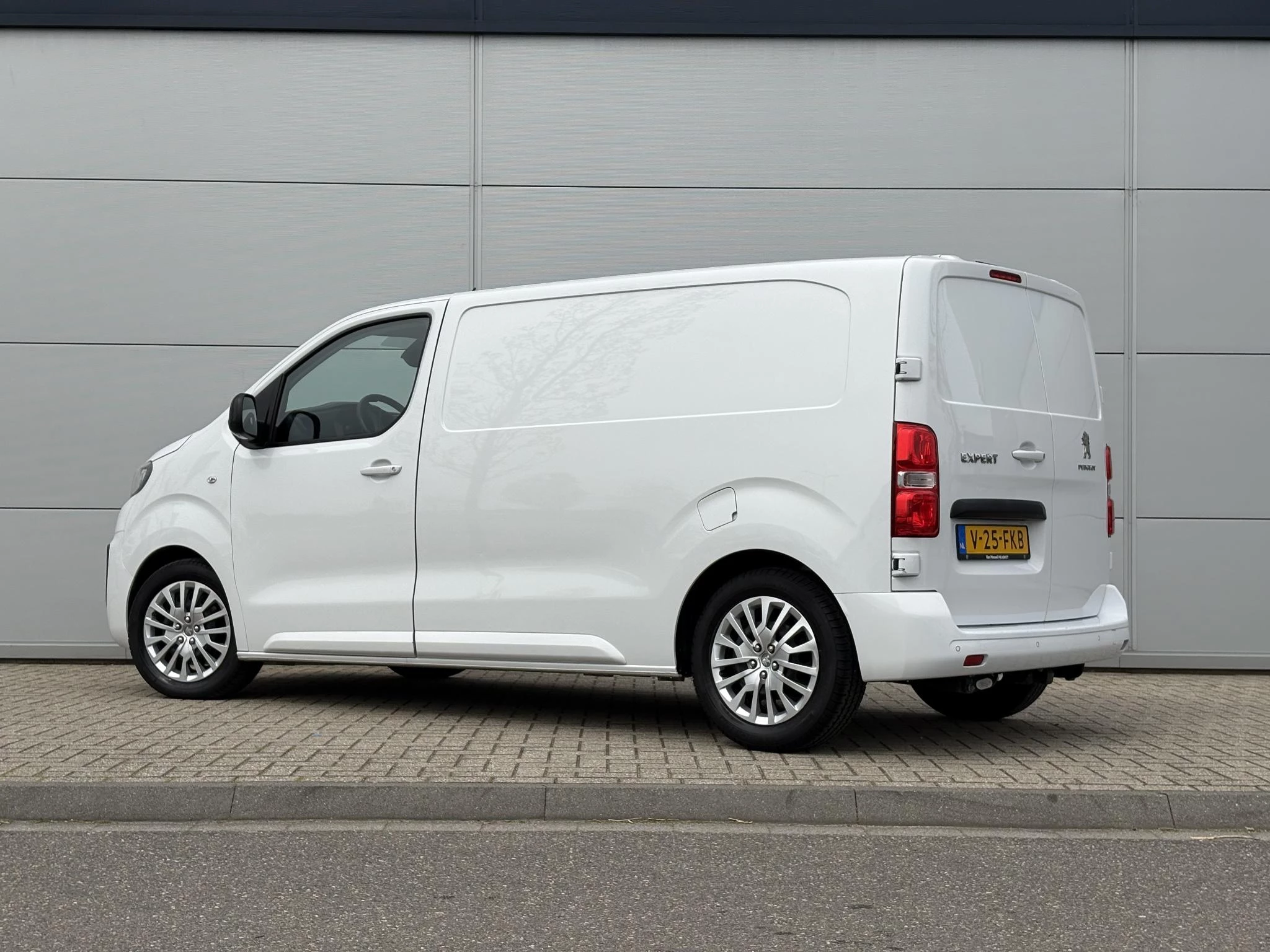 Peugeot-Expert-image-3