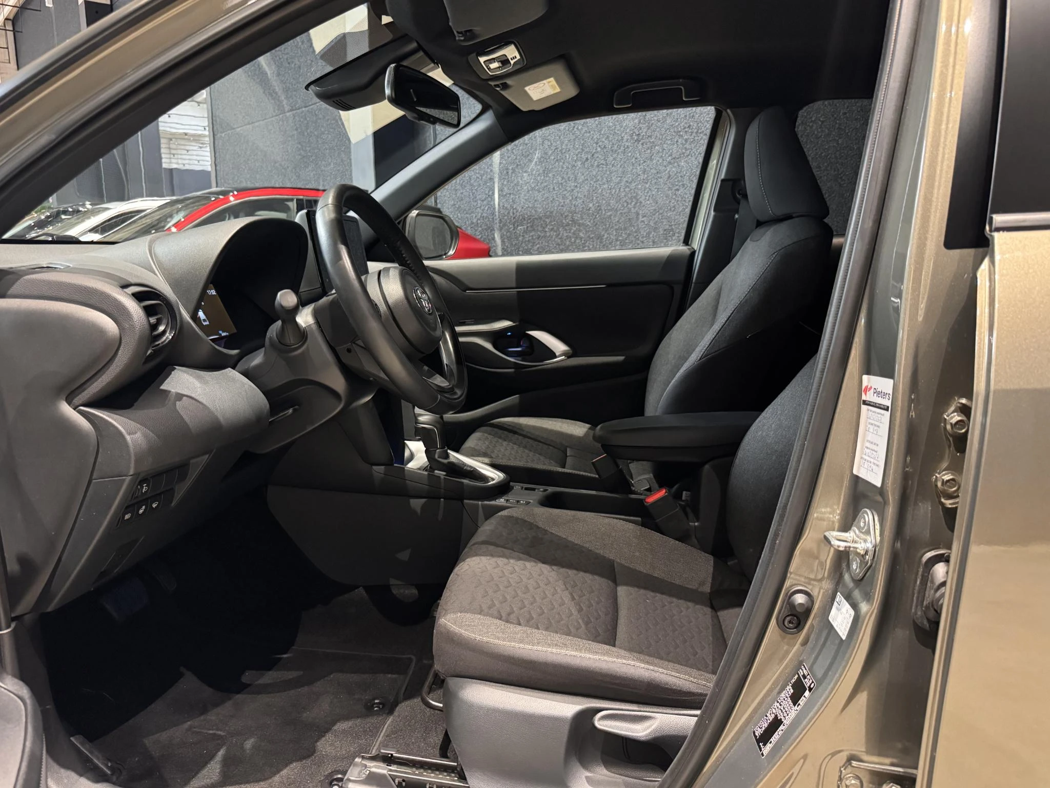 Toyota-Yaris Cross-image-10