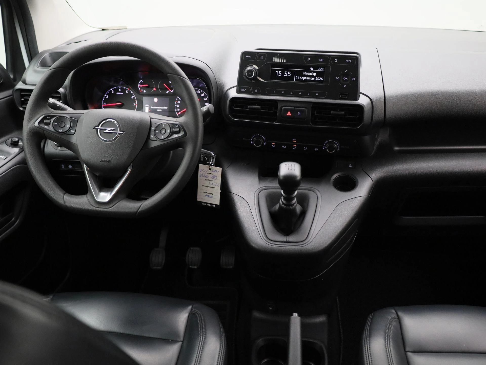 Opel-Combo Life-image-8