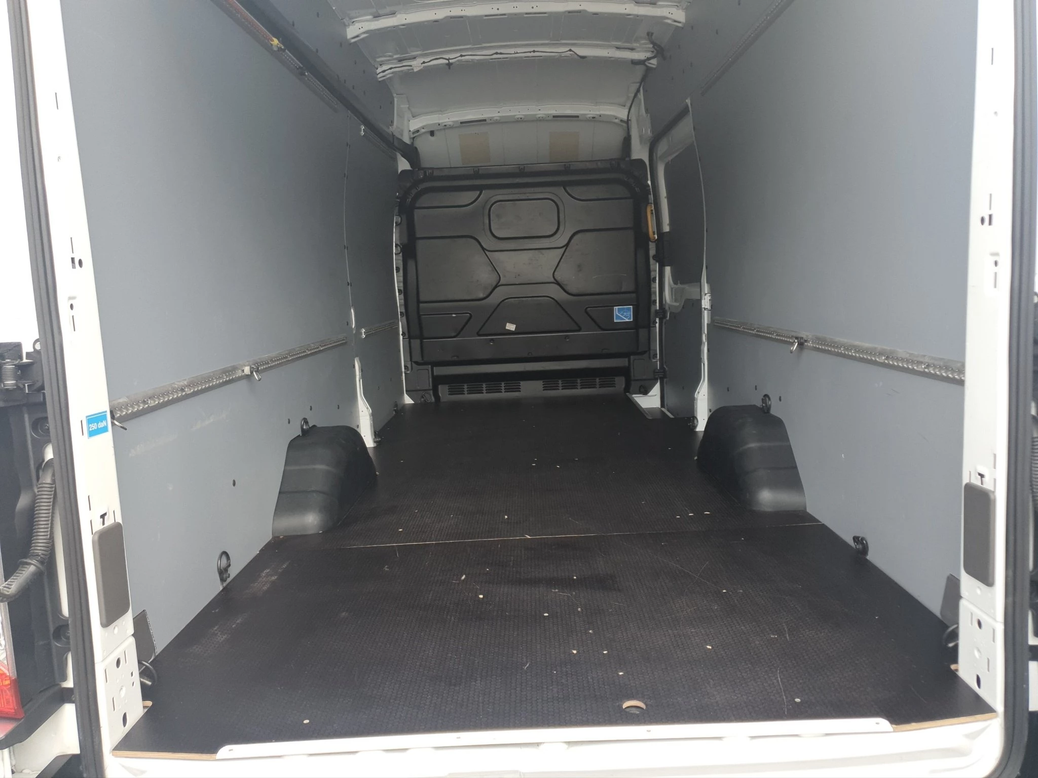 Ford-Transit-image-12