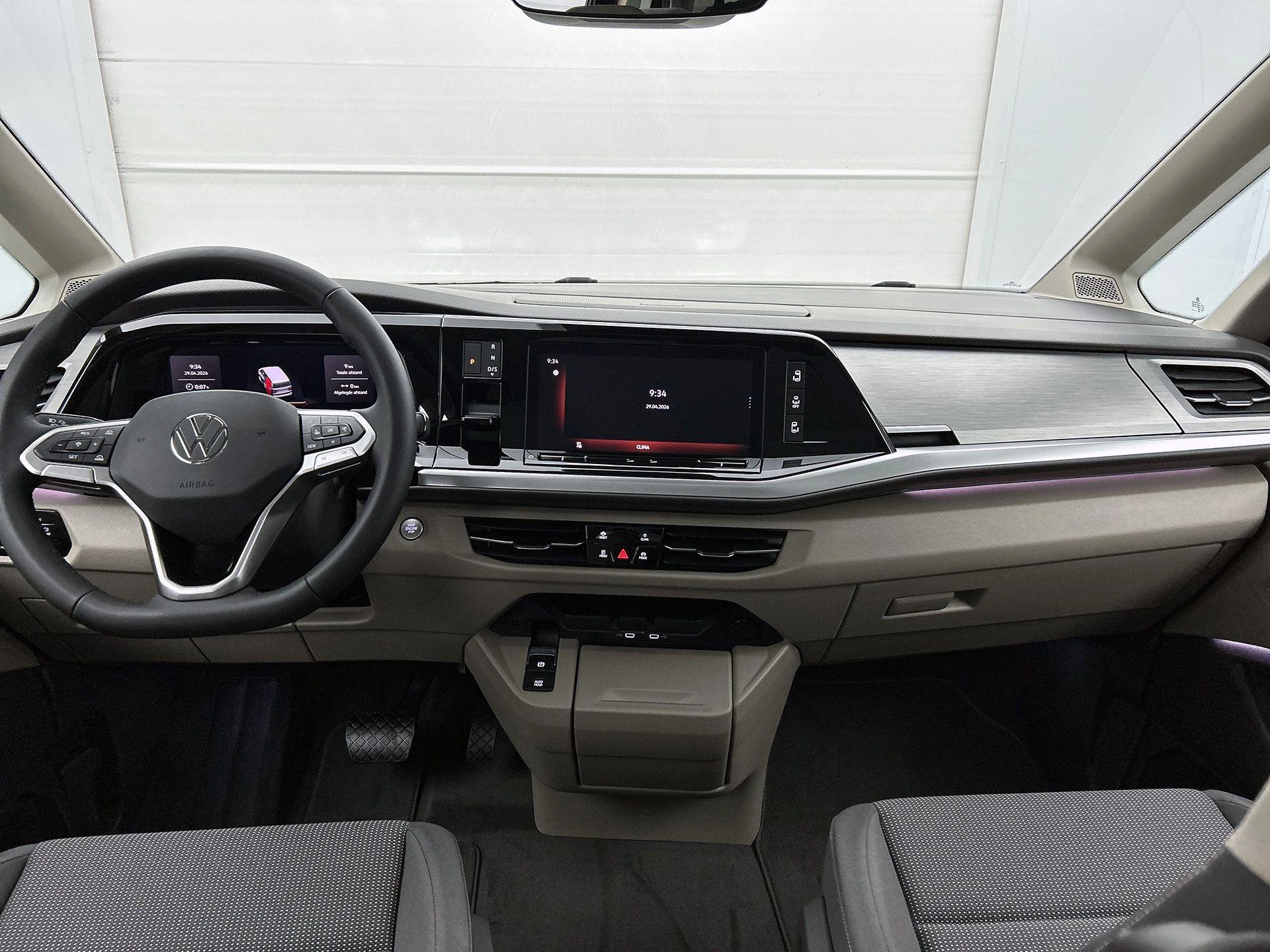Volkswagen-Multivan-image-21