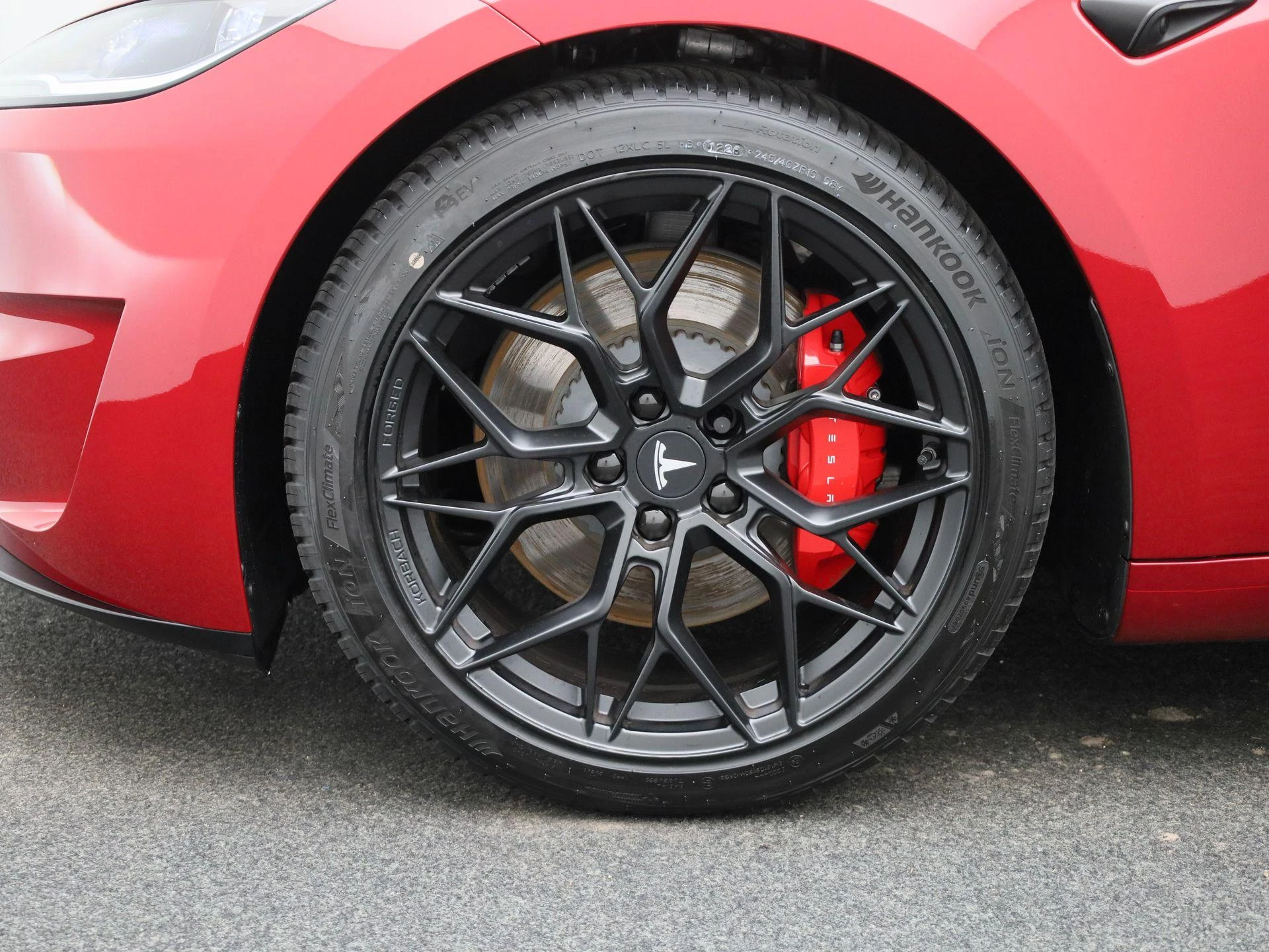 Tesla-Model 3-image-14