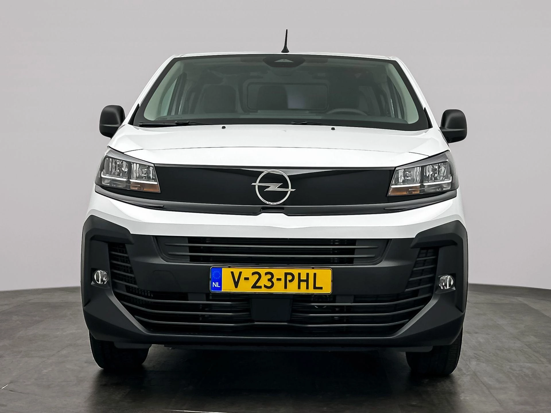 Opel-Vivaro-image-5