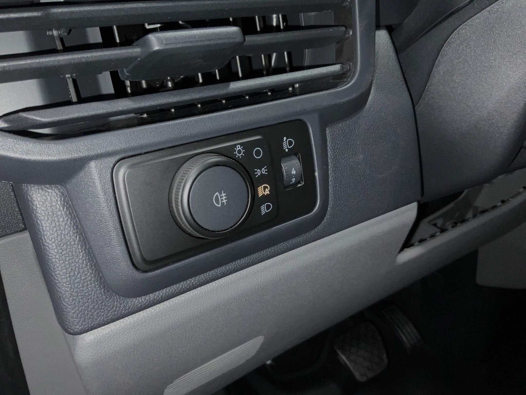 Ford-Transit Custom-image-16