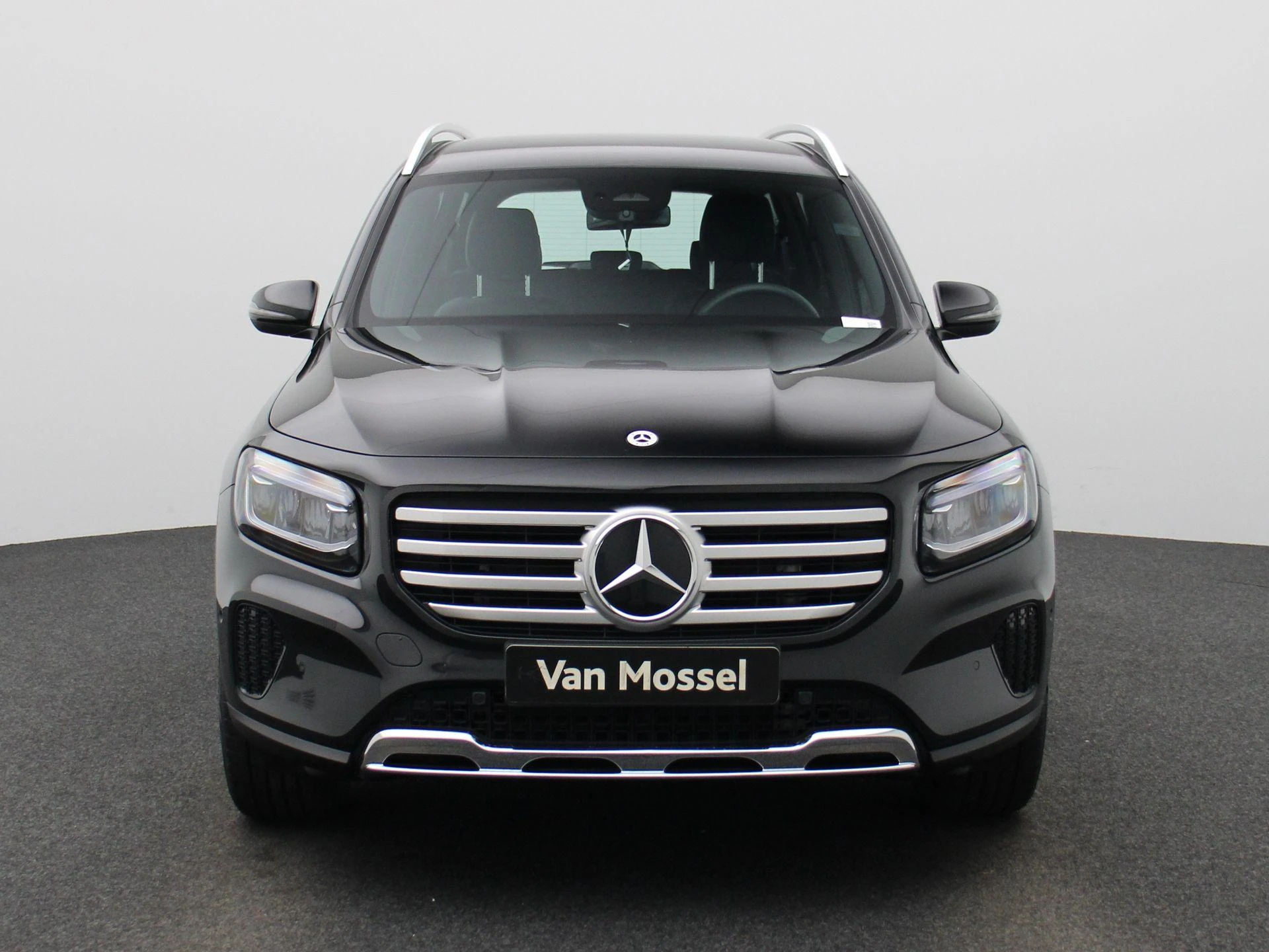 Mercedes-Benz-GLB-image-2