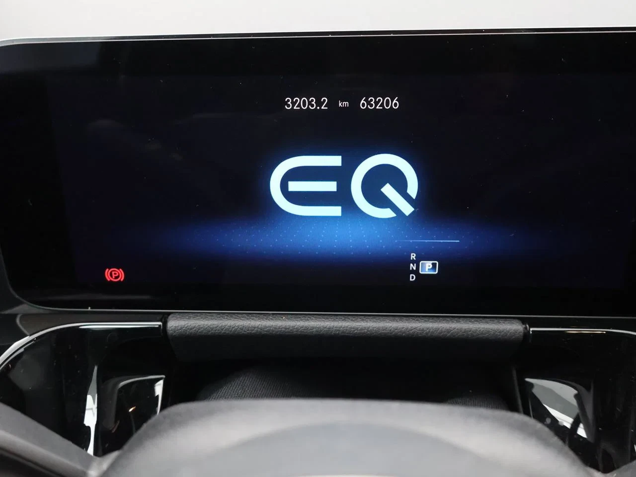 Mercedes-Benz-EQA-image-26