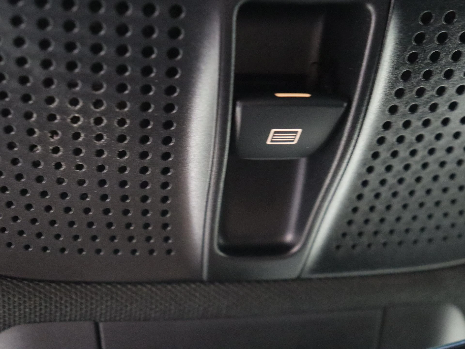 Mercedes-Benz-C-Klasse-image-23