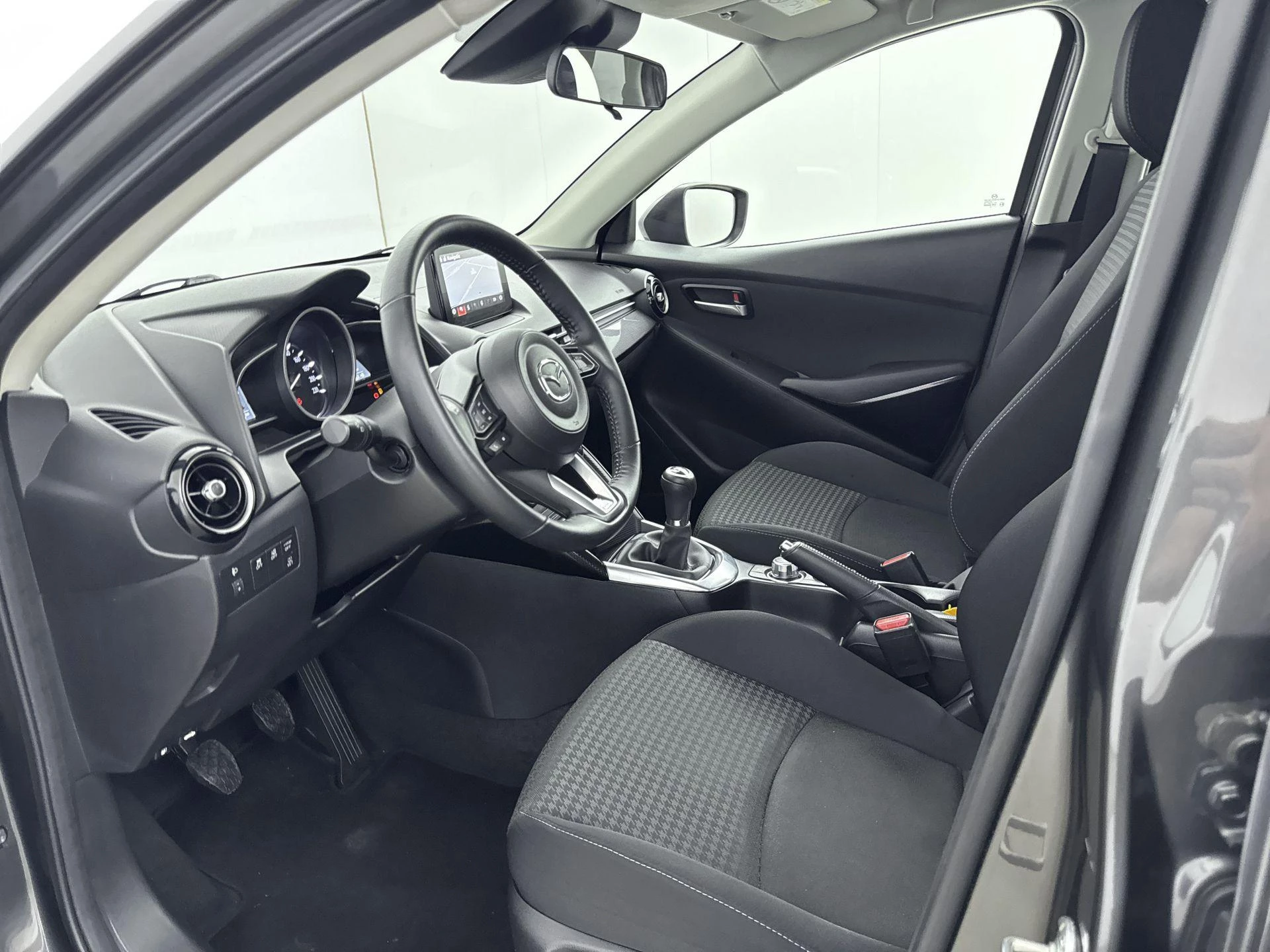 Mazda-2-image-7