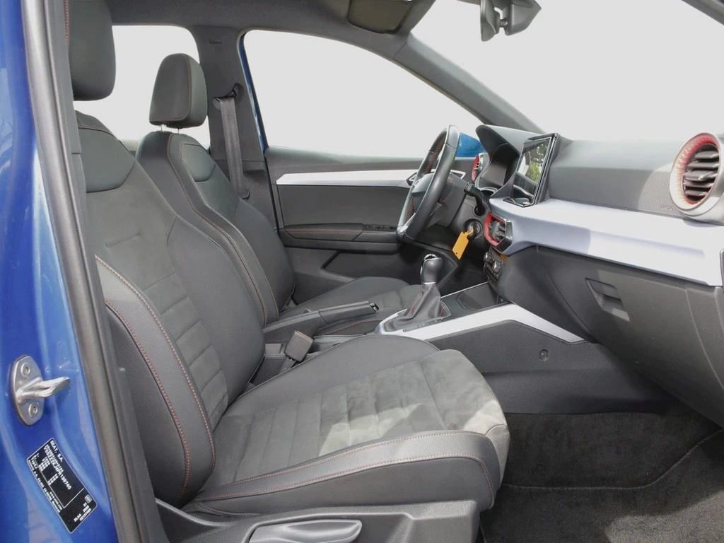SEAT-Arona-image-7