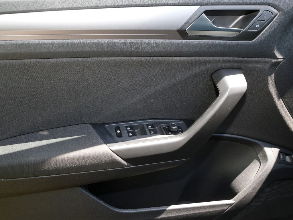 Volkswagen T-Roc 2,0 TDI Style,AHK,R-Line Exterieur,LED,Kamera App Connect,Sitzheizung,Climatronic