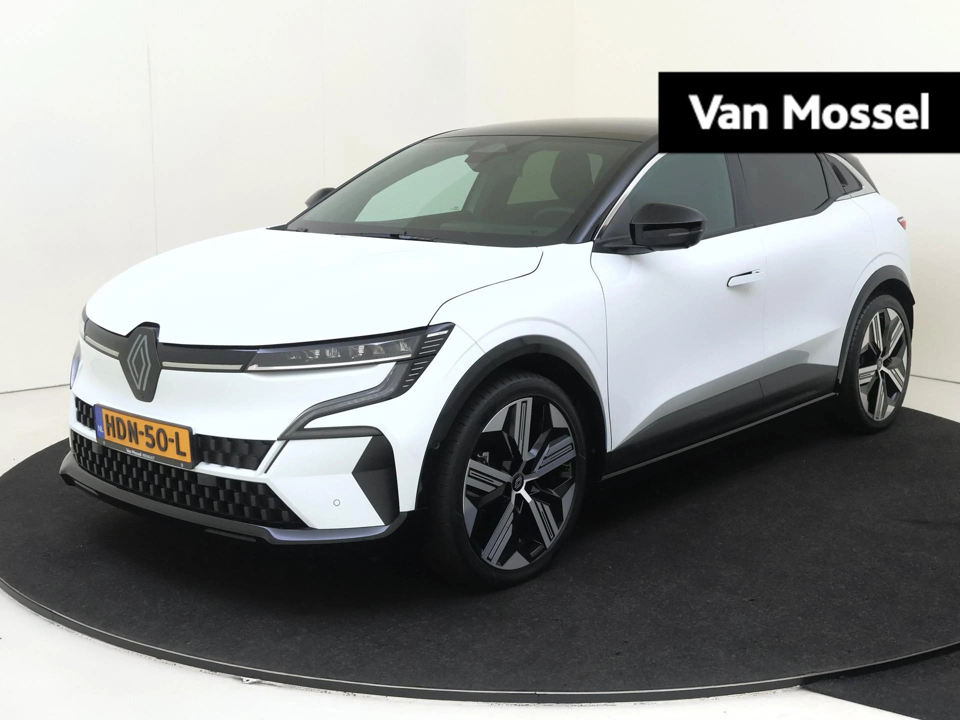 Renault-Megane E-Tech-image-0